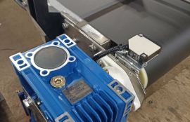 Объект: Конвейер для перемещения и разворота коробов с продукцией для компании «Этимир»