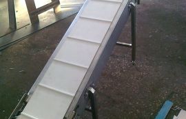 Объект: Наклонный ленточный конвейер в нержавеющем исполнении