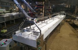  Ленточный конвейер для перемещения и наполнения лотков с едой - фото 3